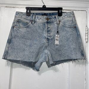 EXPRESS Acid Wash Denim boyfriend mid rise Shorts sz 6
